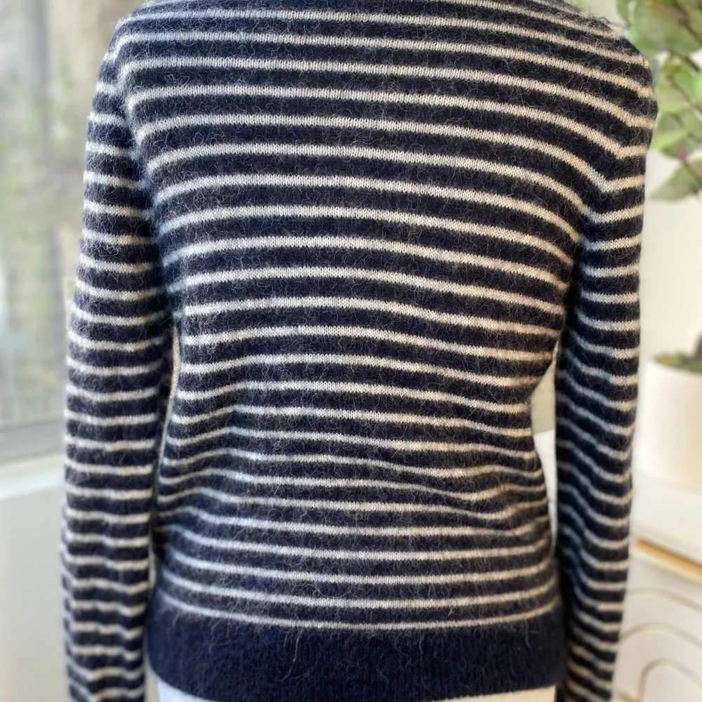 ✨Warm & Fuzzy Sweater Set (3)✨: Cupcakes & Cashmere S + Madewell M + Sundry M - Picture 9 of 16